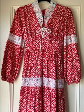 1970s Red Calico Maxi Dress